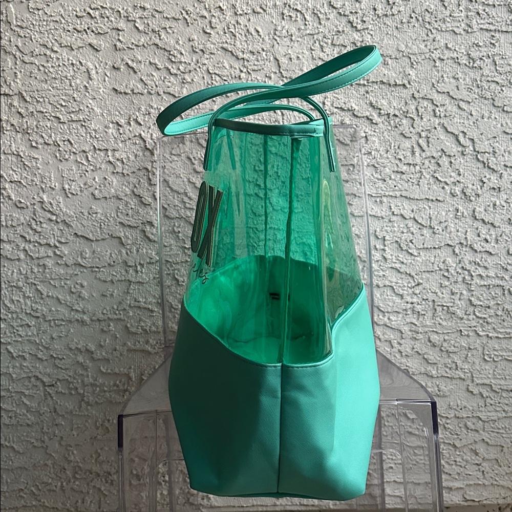 LBLA Vacation Tote XL-Lashbox LA luxury vegan leather & PVC bag-used few times - Picture 6 of 16
